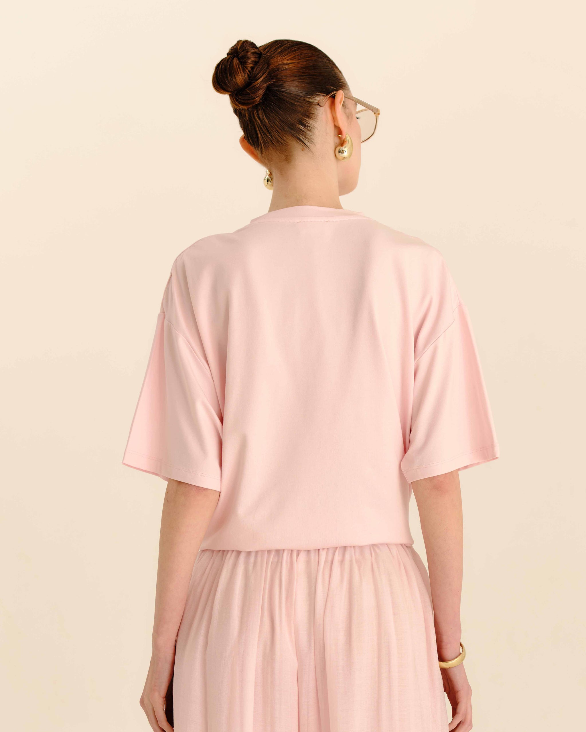 Oversized T-shirt Powder Pink - half-length back view